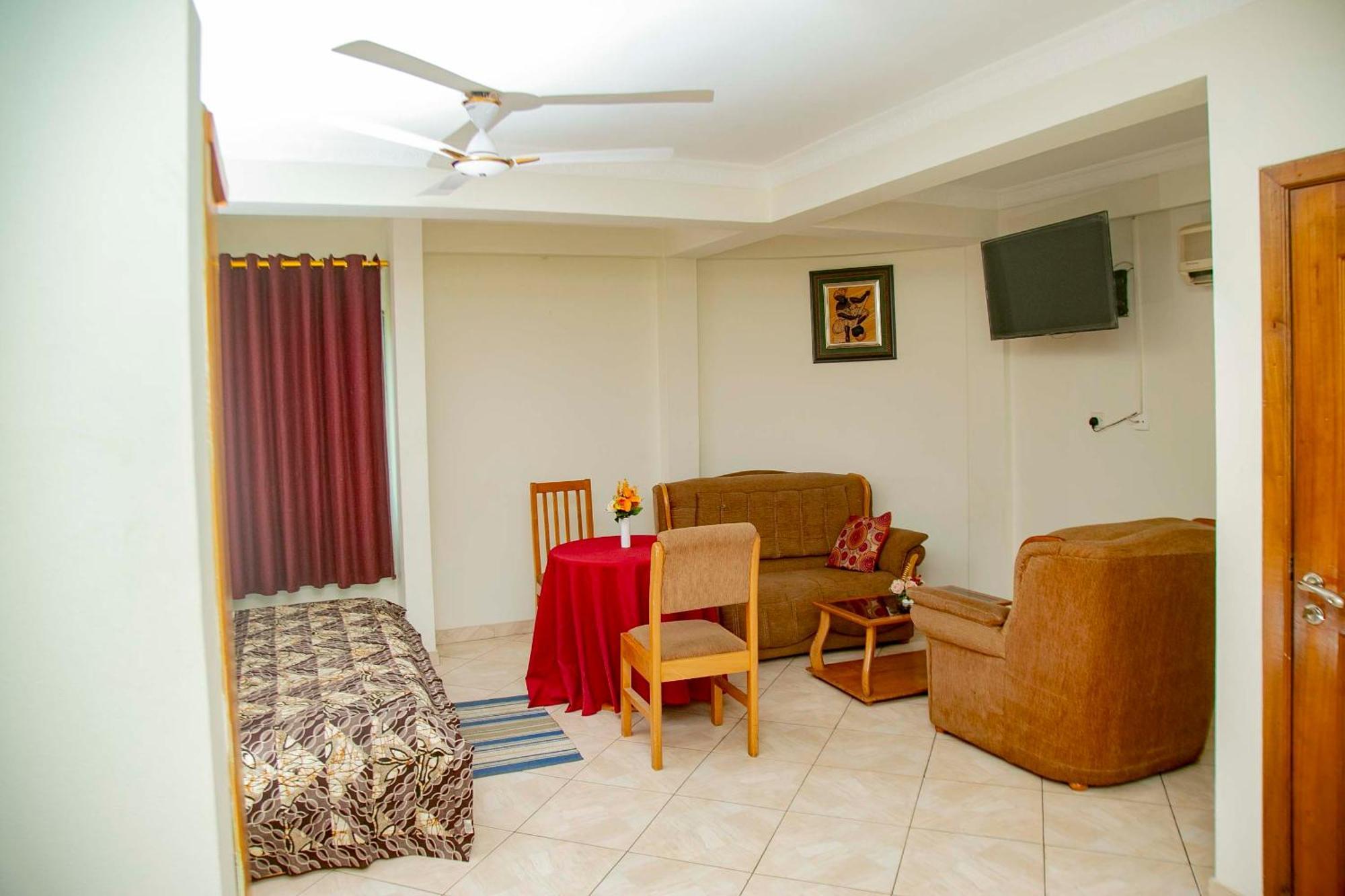 Brookvale Hotel Weija Luaran gambar