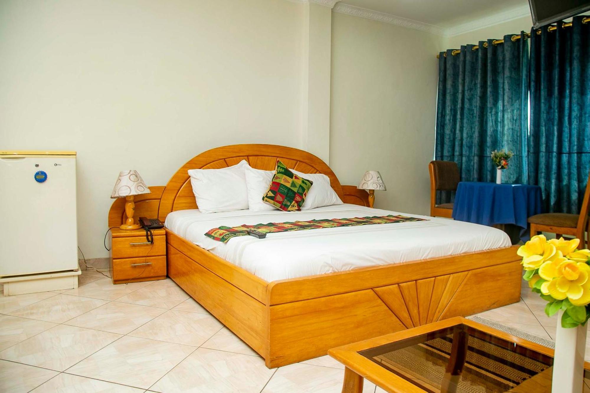 Brookvale Hotel Weija Luaran gambar
