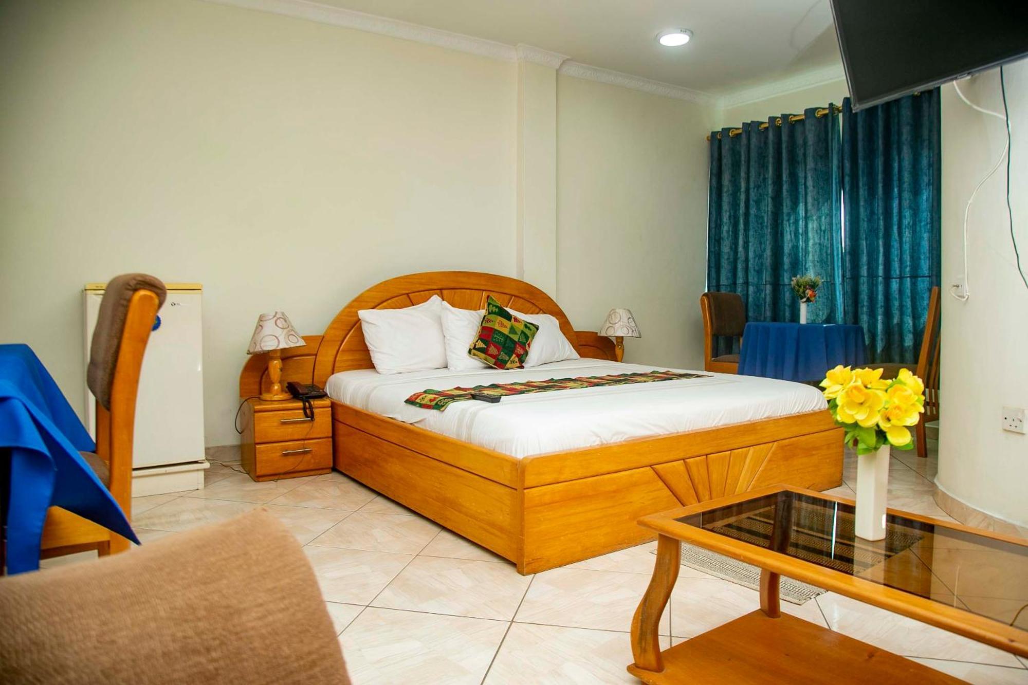 Brookvale Hotel Weija Luaran gambar