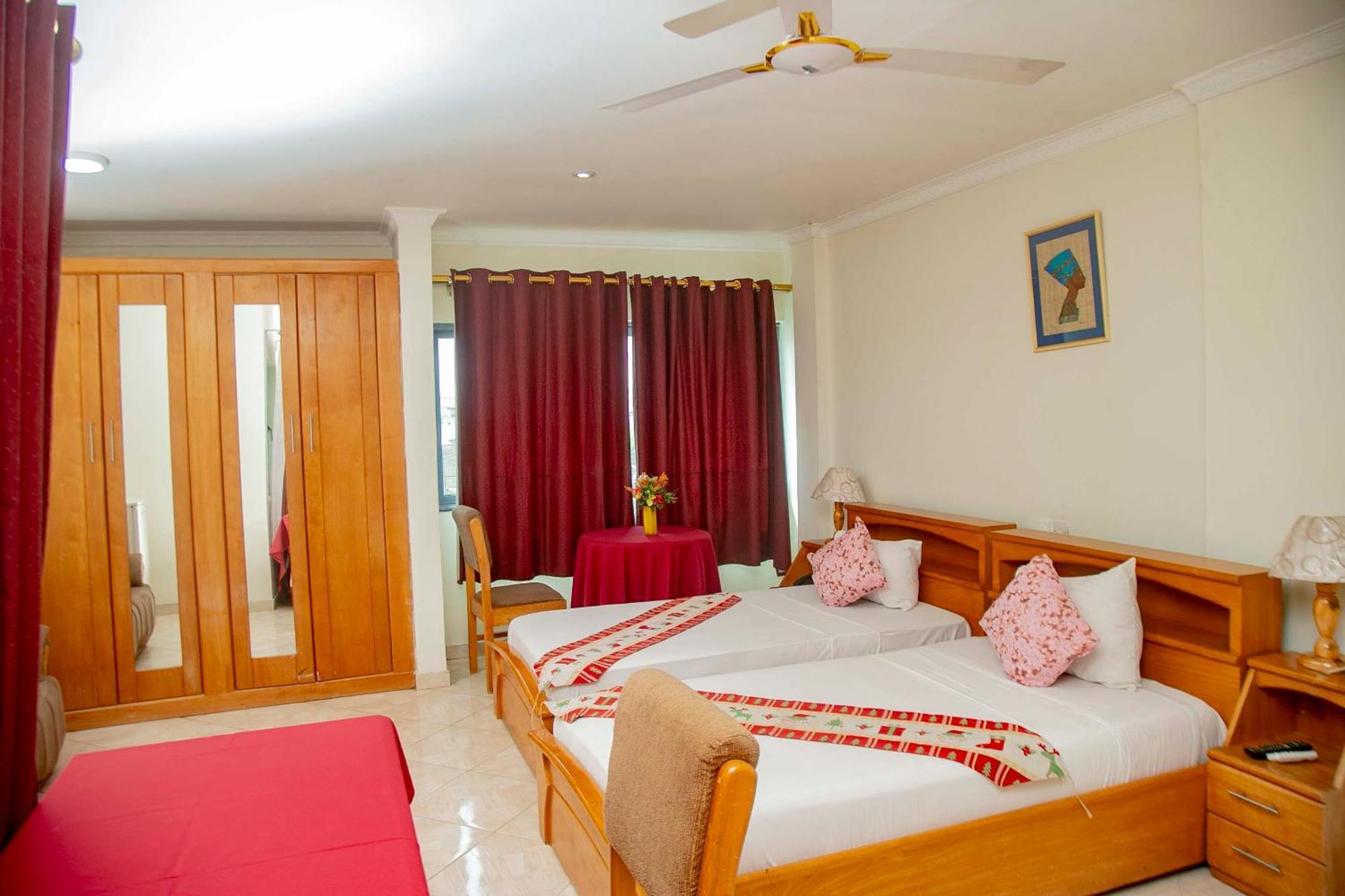 Brookvale Hotel Weija Luaran gambar