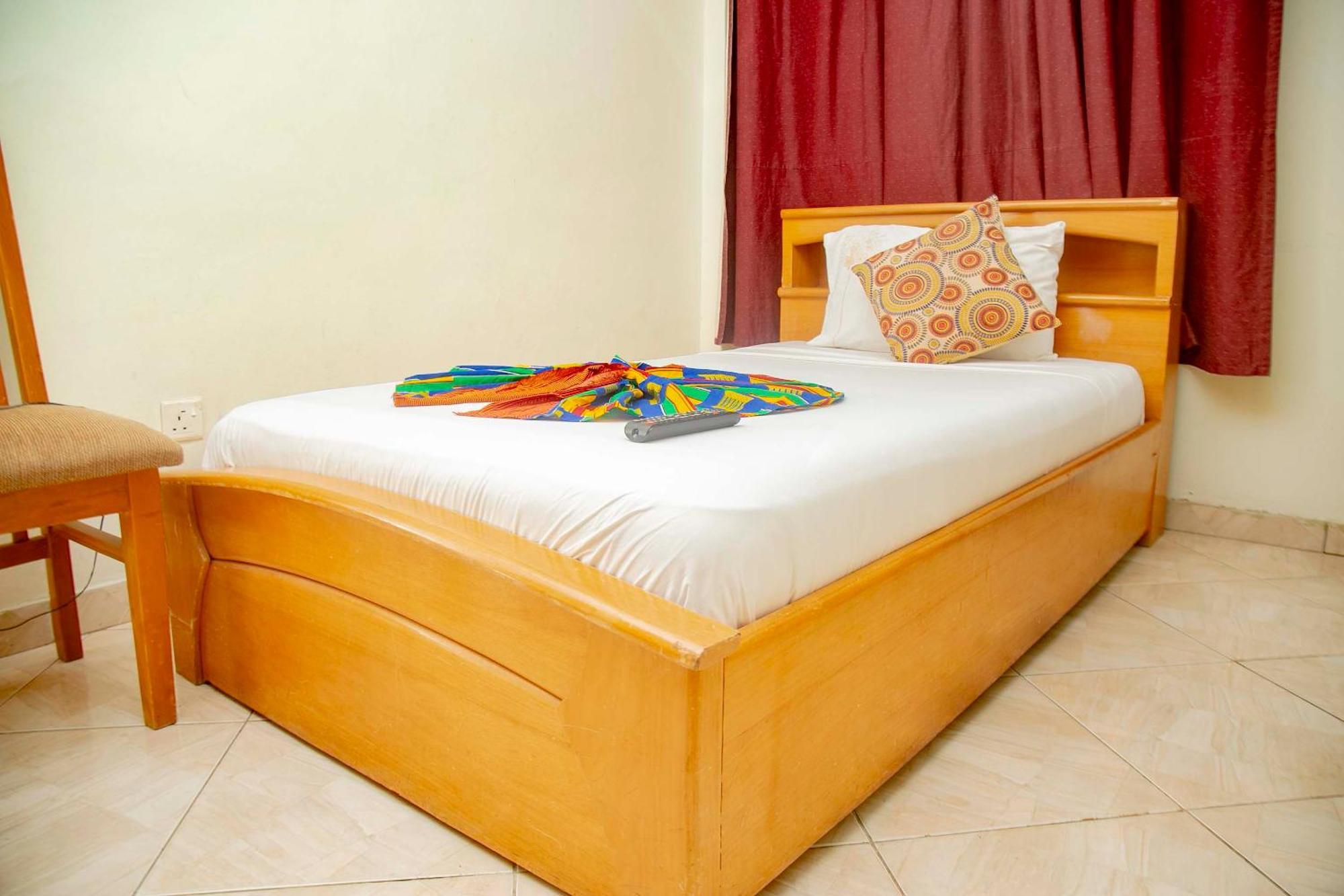 Brookvale Hotel Weija Luaran gambar