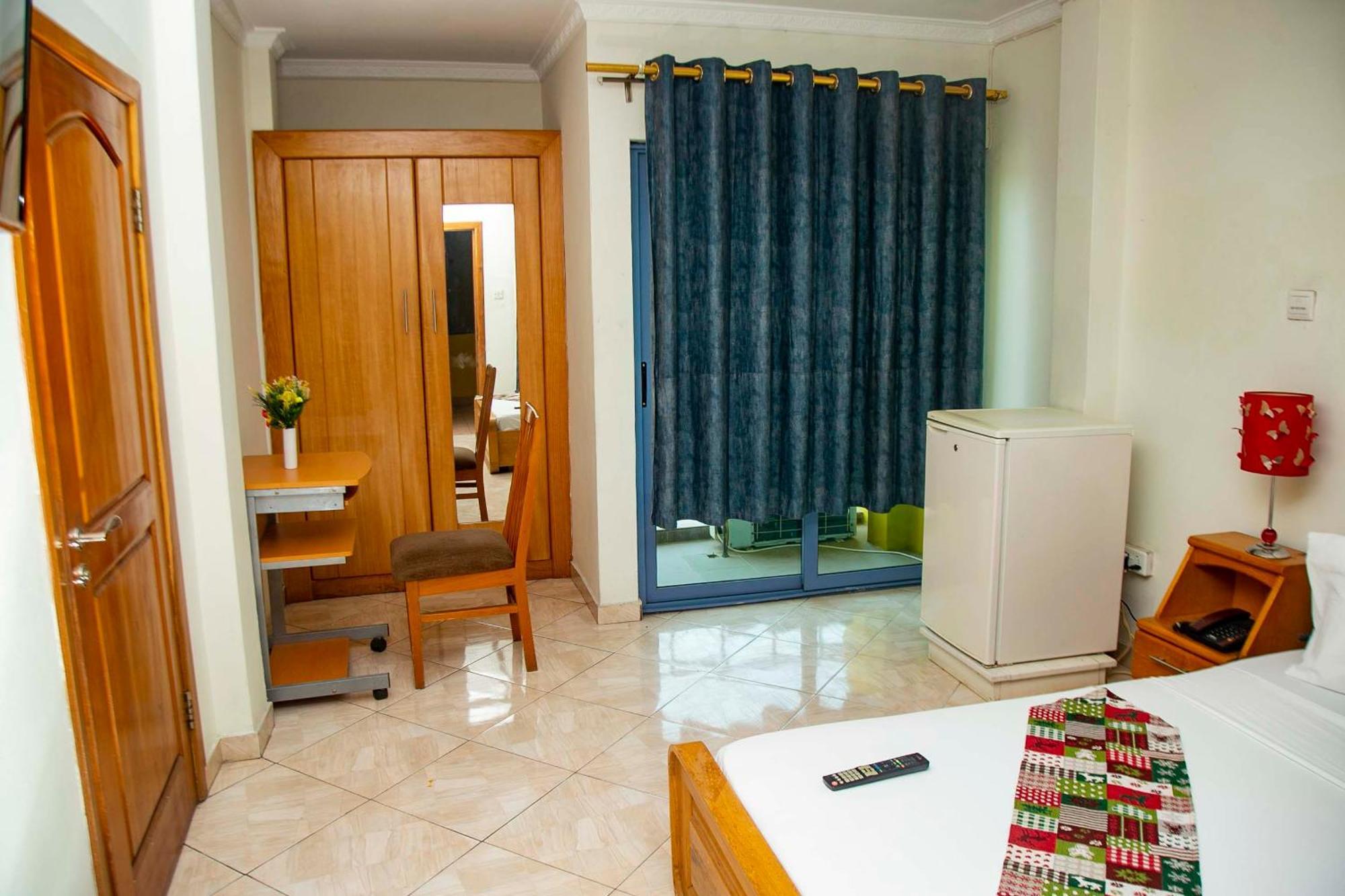 Brookvale Hotel Weija Luaran gambar