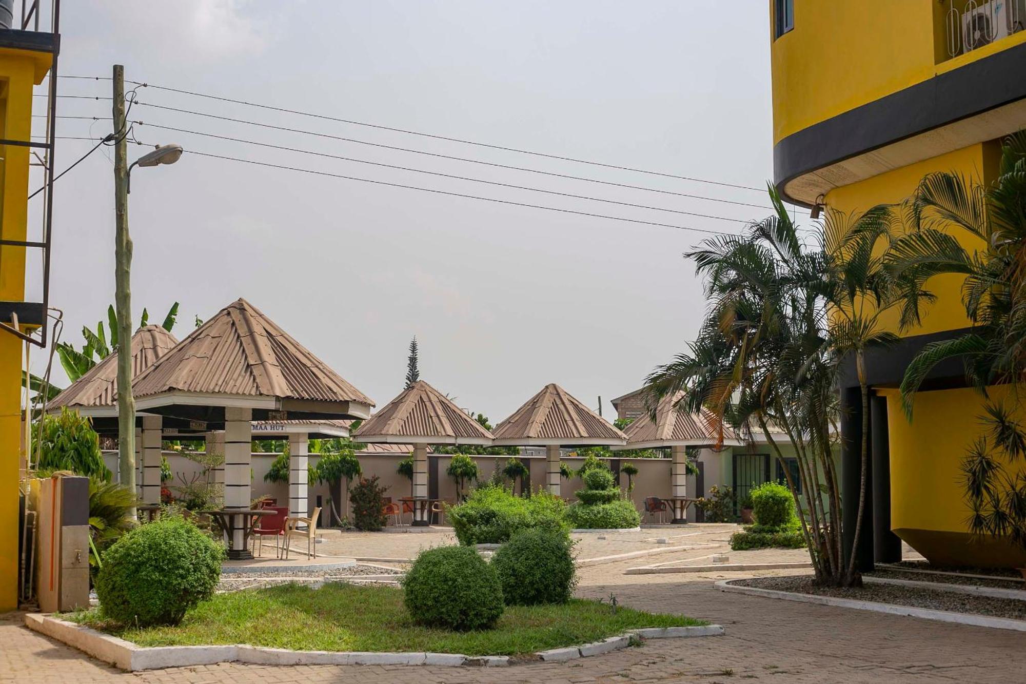 Brookvale Hotel Weija Luaran gambar