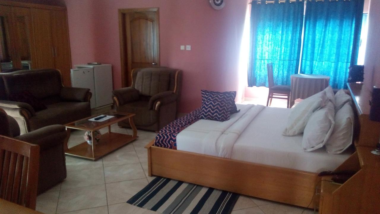 Brookvale Hotel Weija Luaran gambar