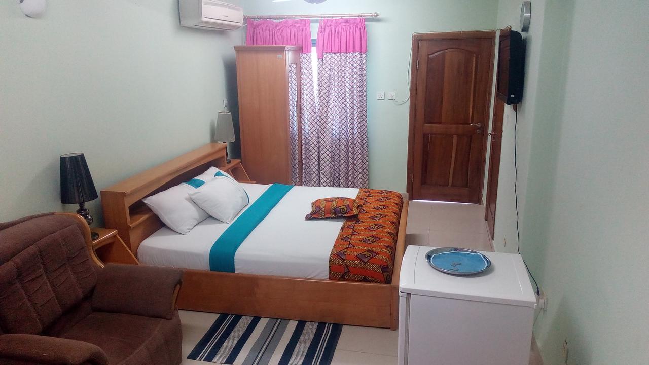 Brookvale Hotel Weija Luaran gambar